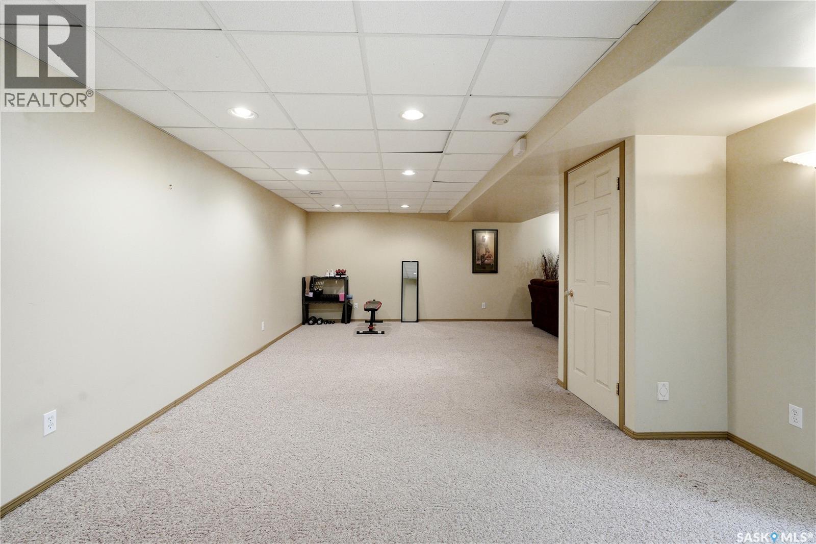 62 Robinson CRESCENT — photo 37