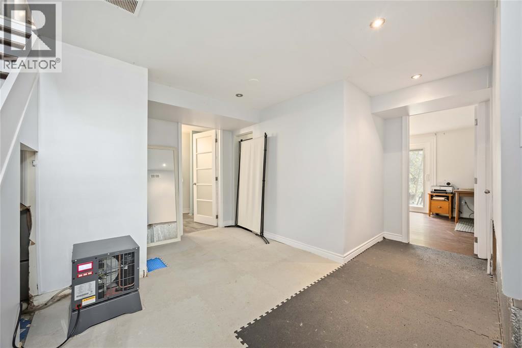 2006 Olive AVENUE - 27