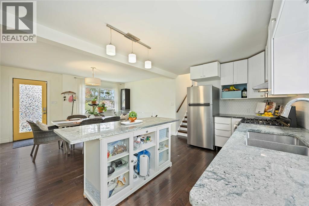 2006 Olive AVENUE - 22
