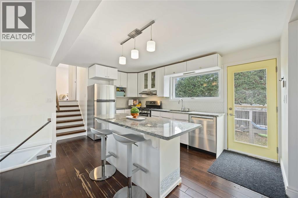 2006 Olive AVENUE - 21