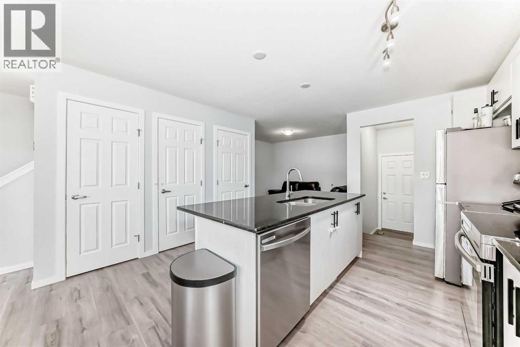181 Yorkville Boulevard SW - 11