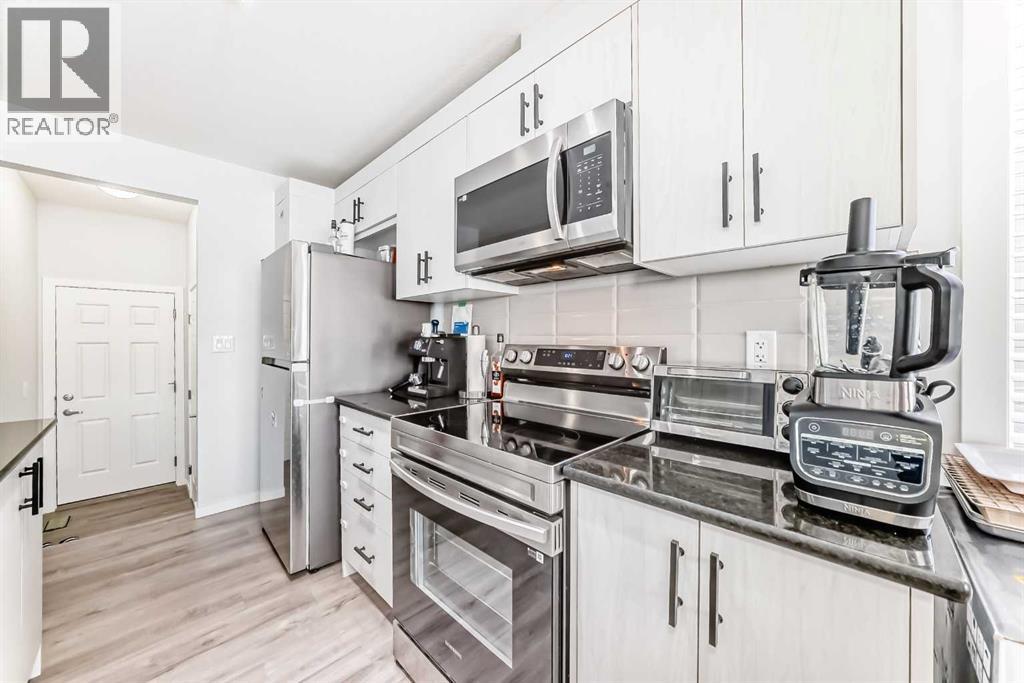 181 Yorkville Boulevard SW - 12