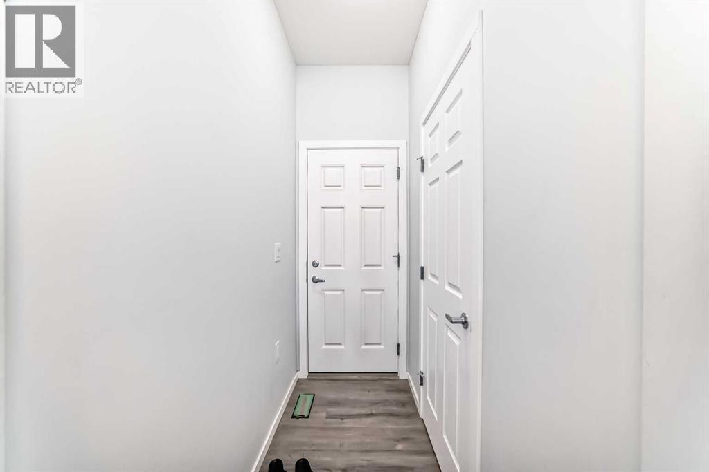 181 Yorkville Boulevard SW - 19