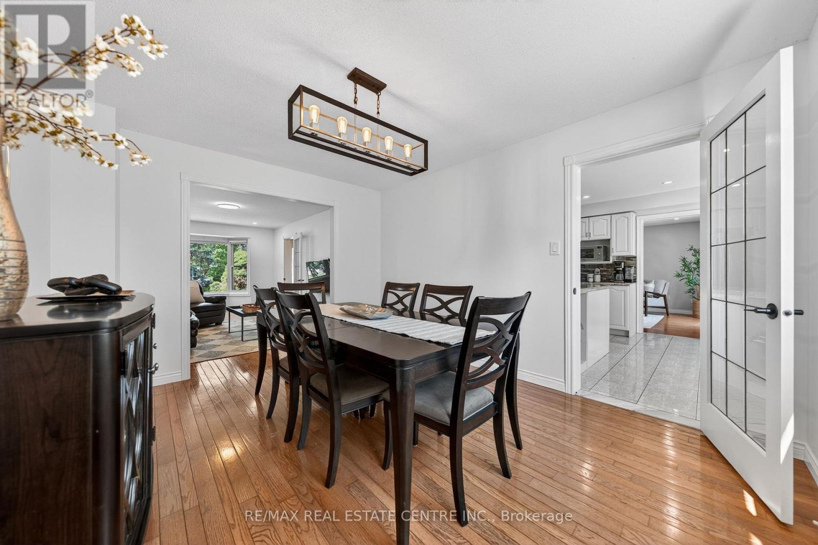 111 HUME DRIVE - 10