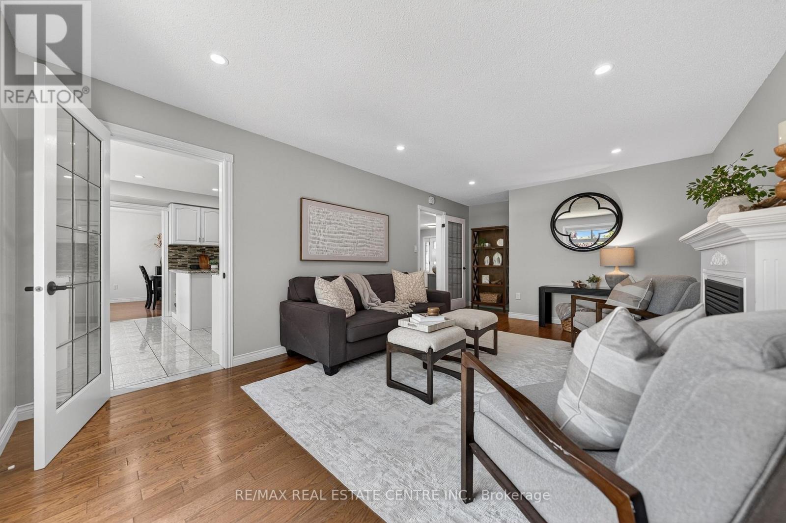 111 HUME DRIVE - 17