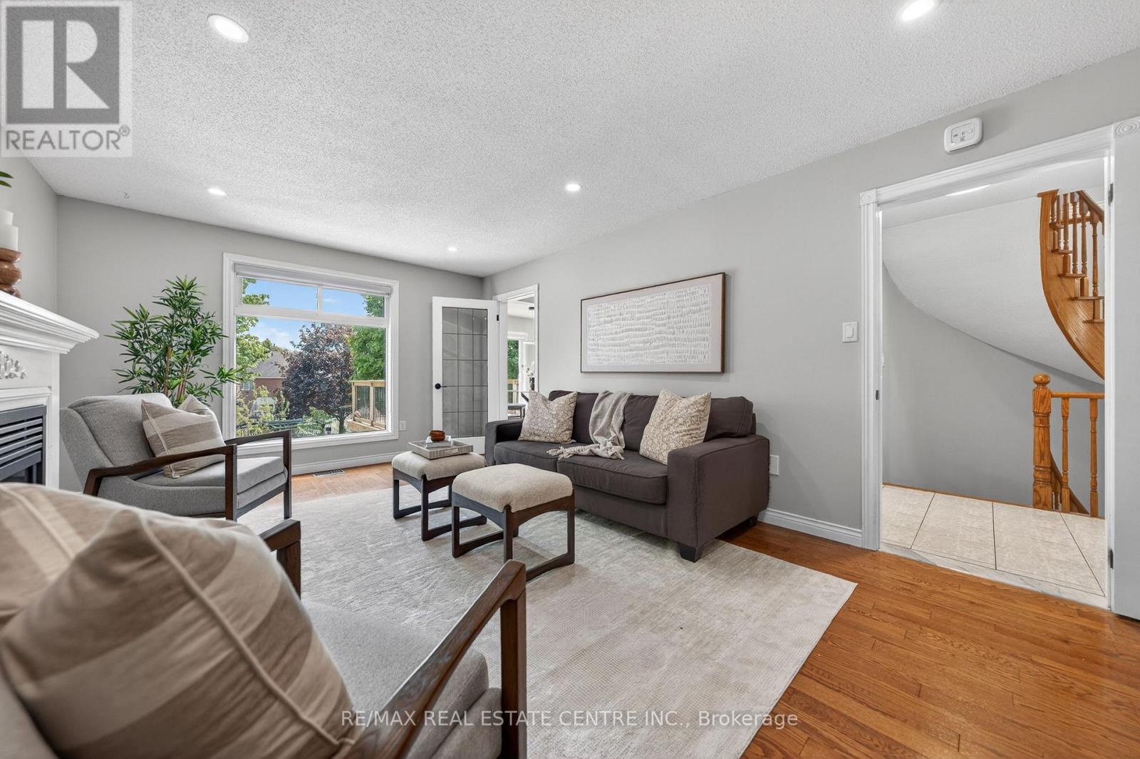 111 HUME DRIVE - 19