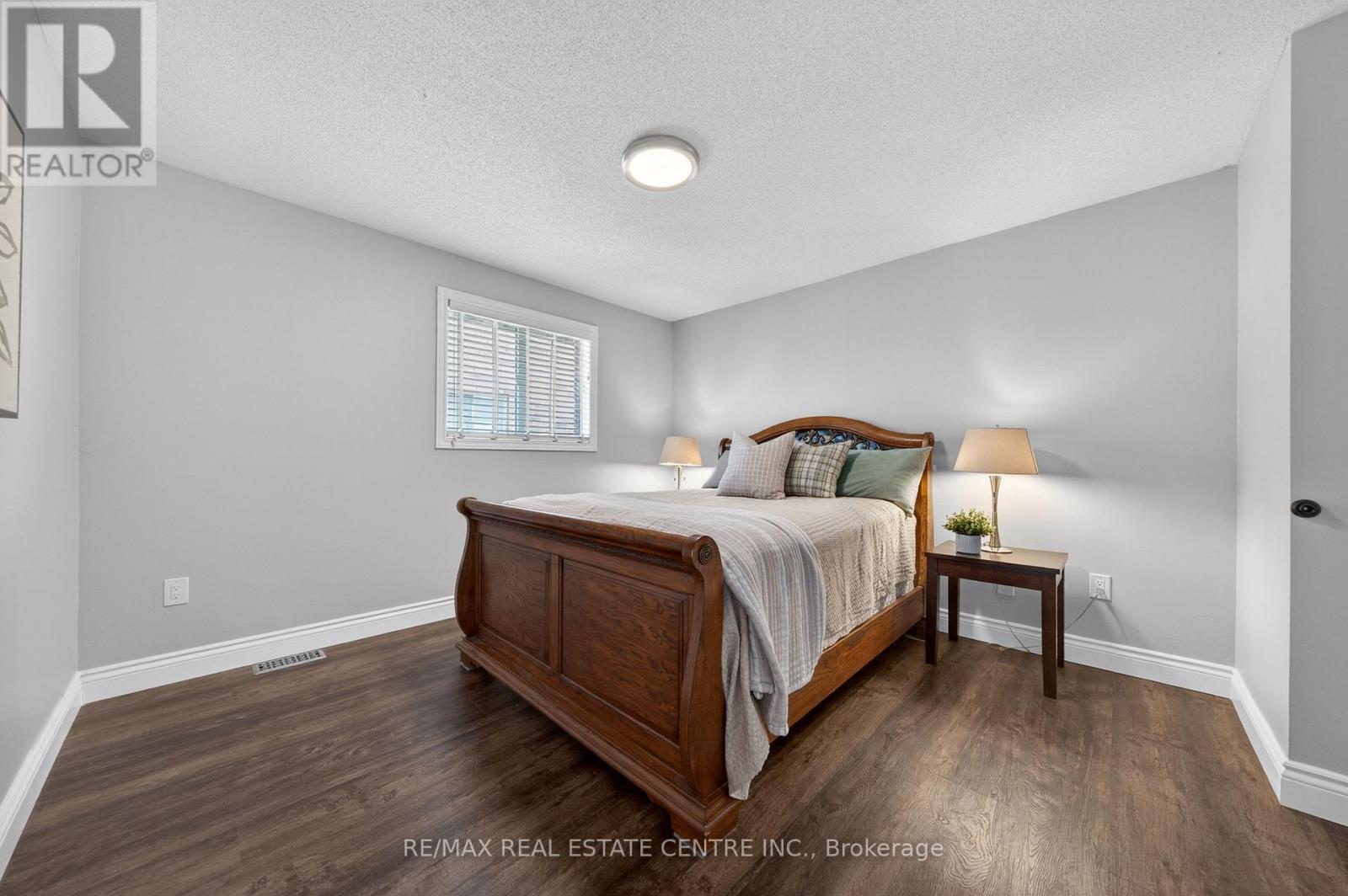 111 HUME DRIVE - 29