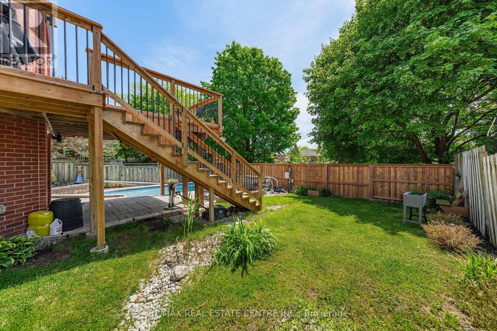 111 HUME DRIVE - 45
