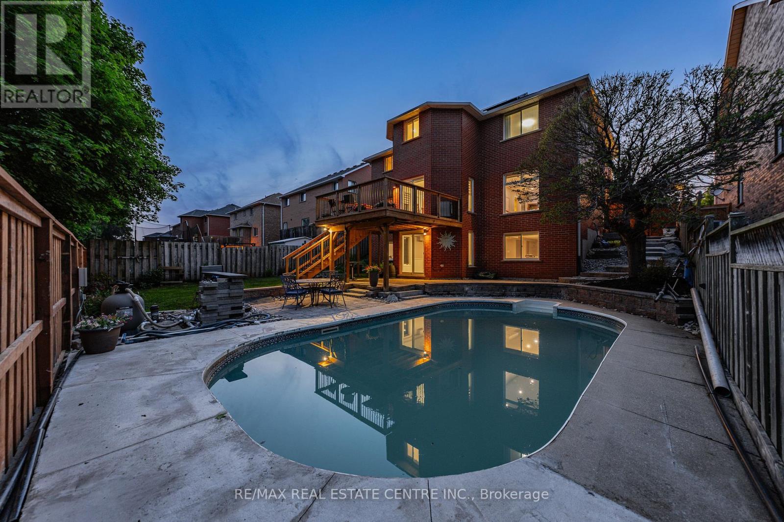 111 HUME DRIVE - 47