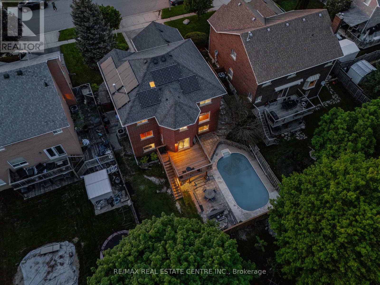 111 HUME DRIVE - 49