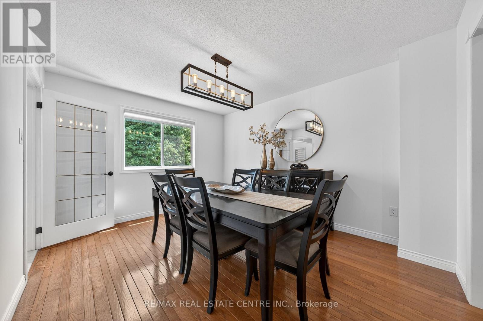 111 HUME DRIVE - 9