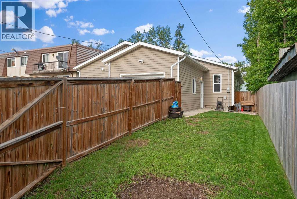 229 3 Avenue NE - photo 4
