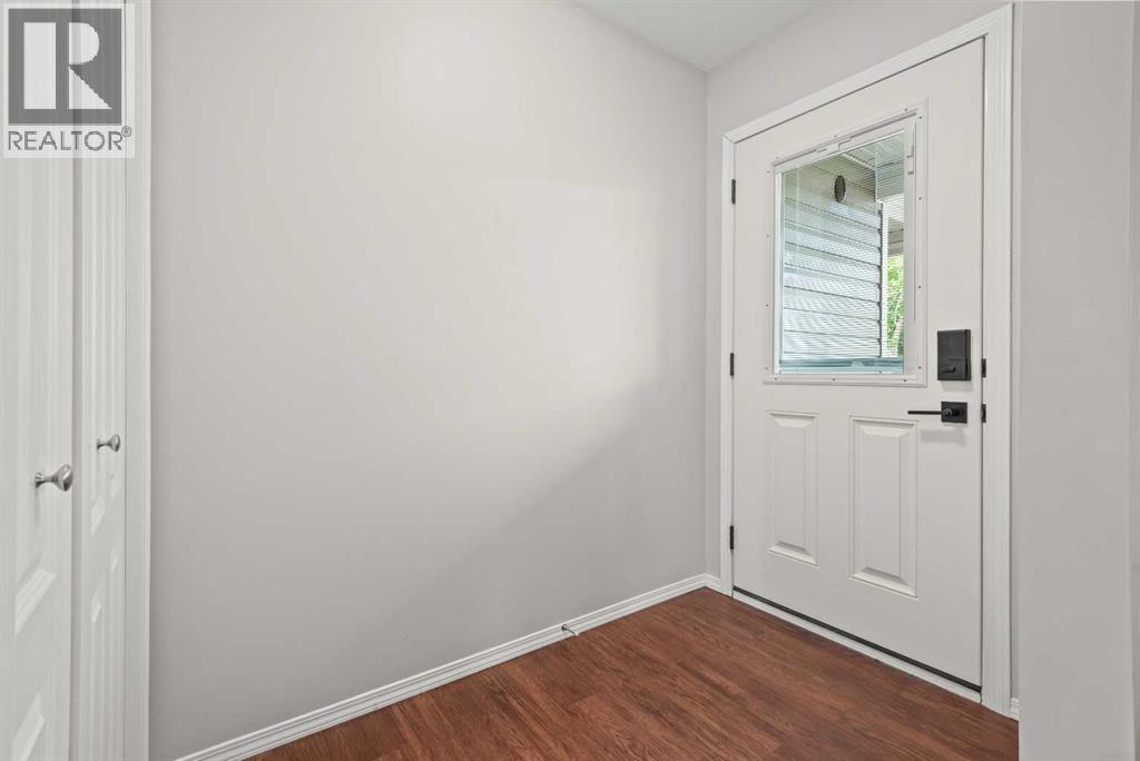 229 3 Avenue NE — photo 7