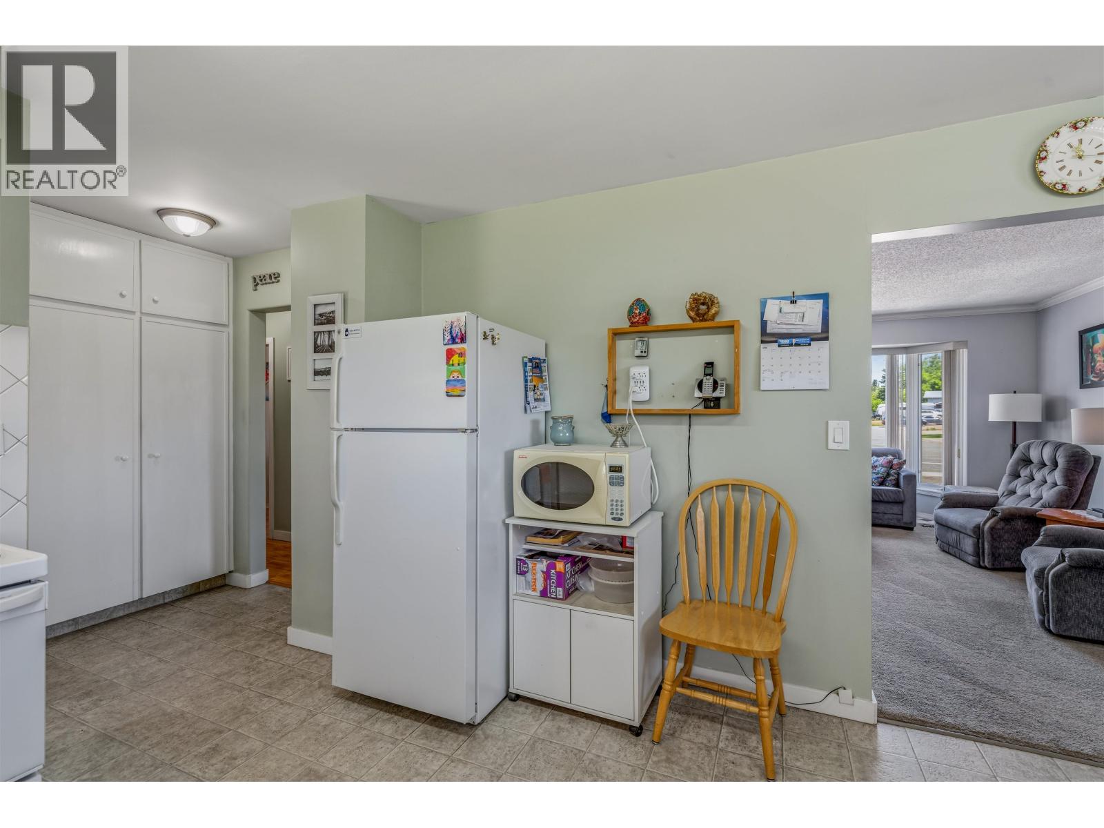 Photo 12 of 41 — 2923 FERRY AVENUE · Prince George, BC