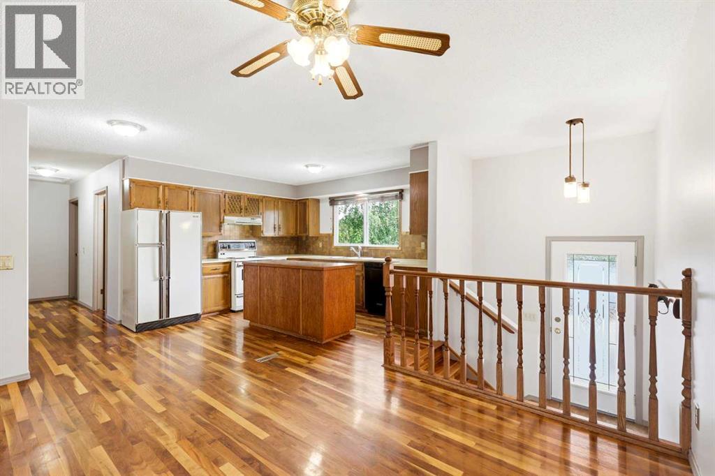 1251 Hunterquay Hill NW — photo 10