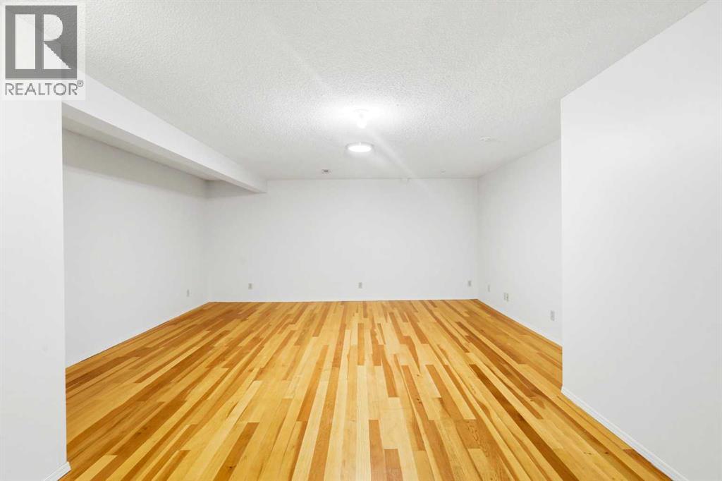 1251 Hunterquay Hill NW — photo 30