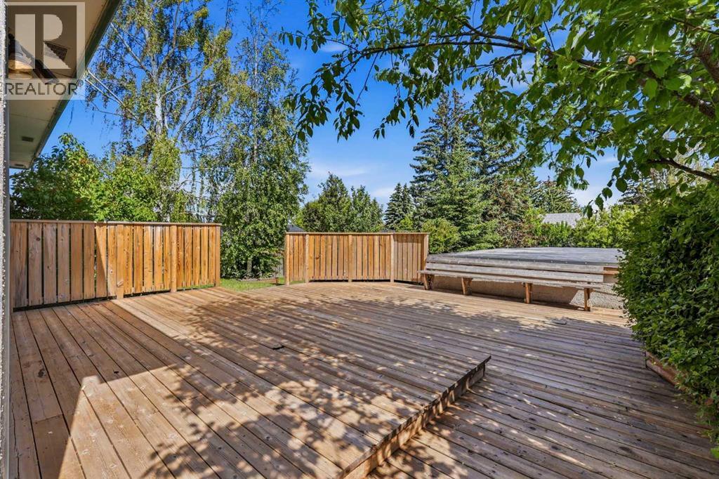 1251 Hunterquay Hill NW — photo 33