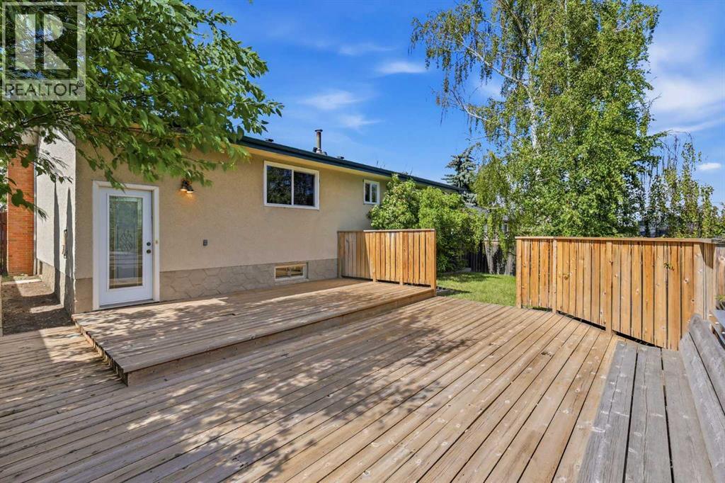 1251 Hunterquay Hill NW — photo 34