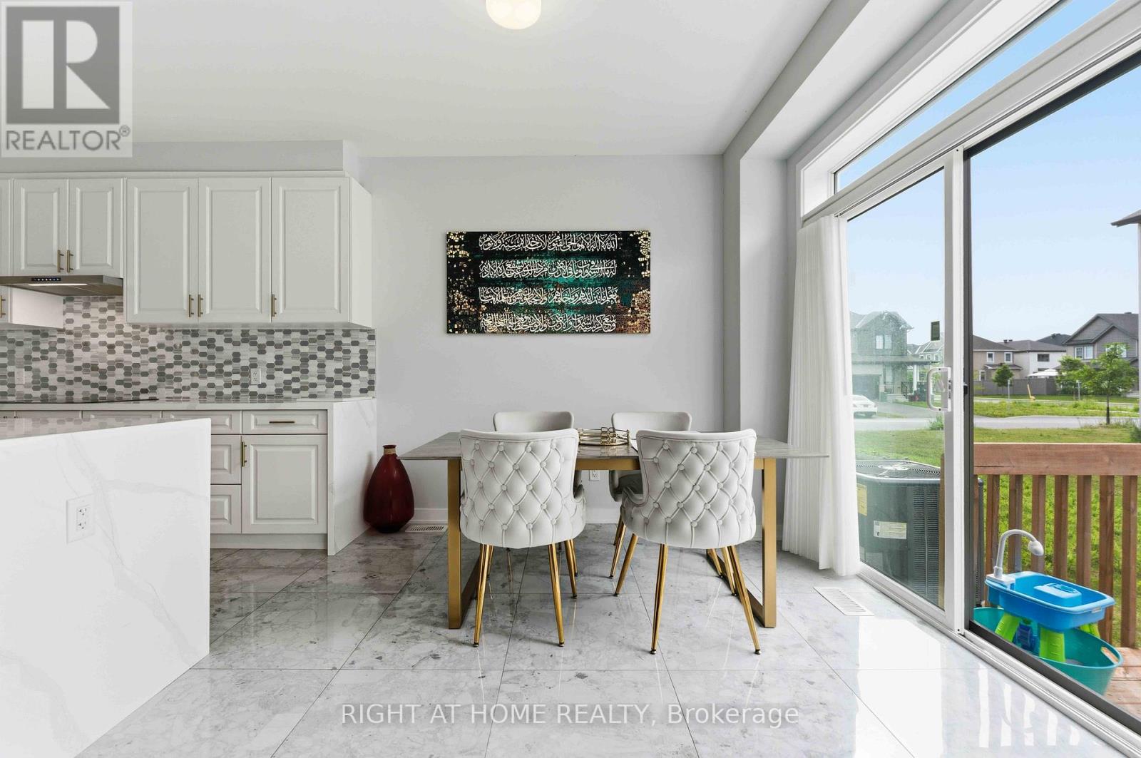 105 ALAMO STREET - 10