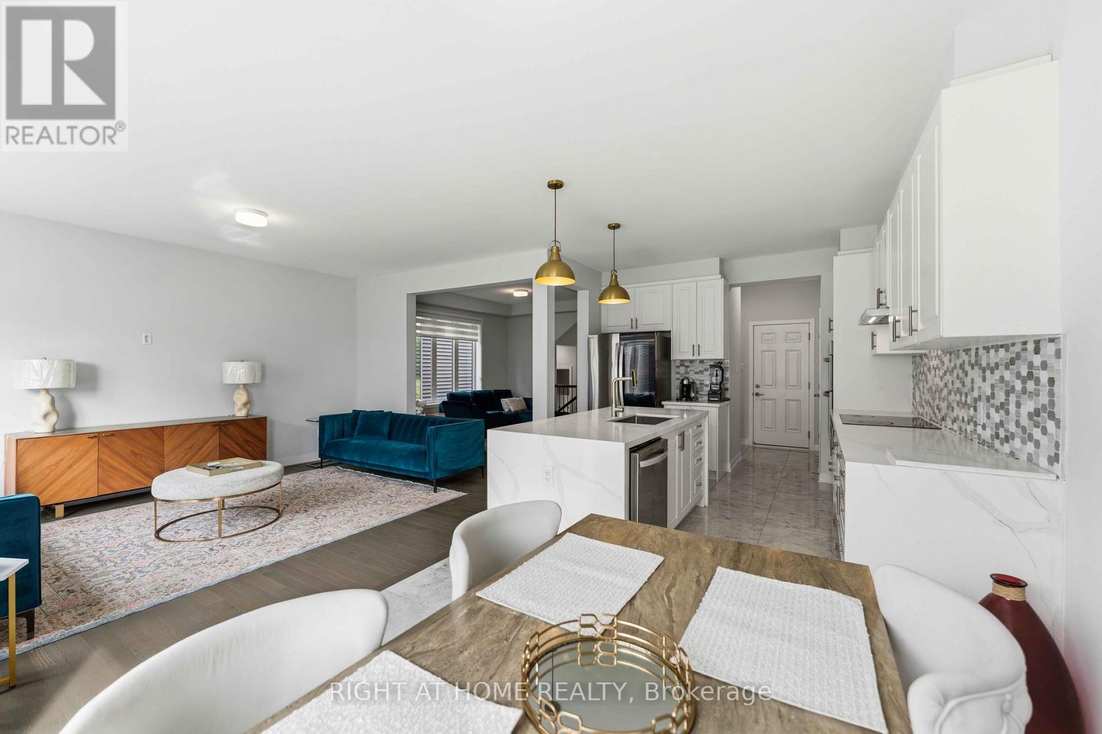 105 ALAMO STREET - 12