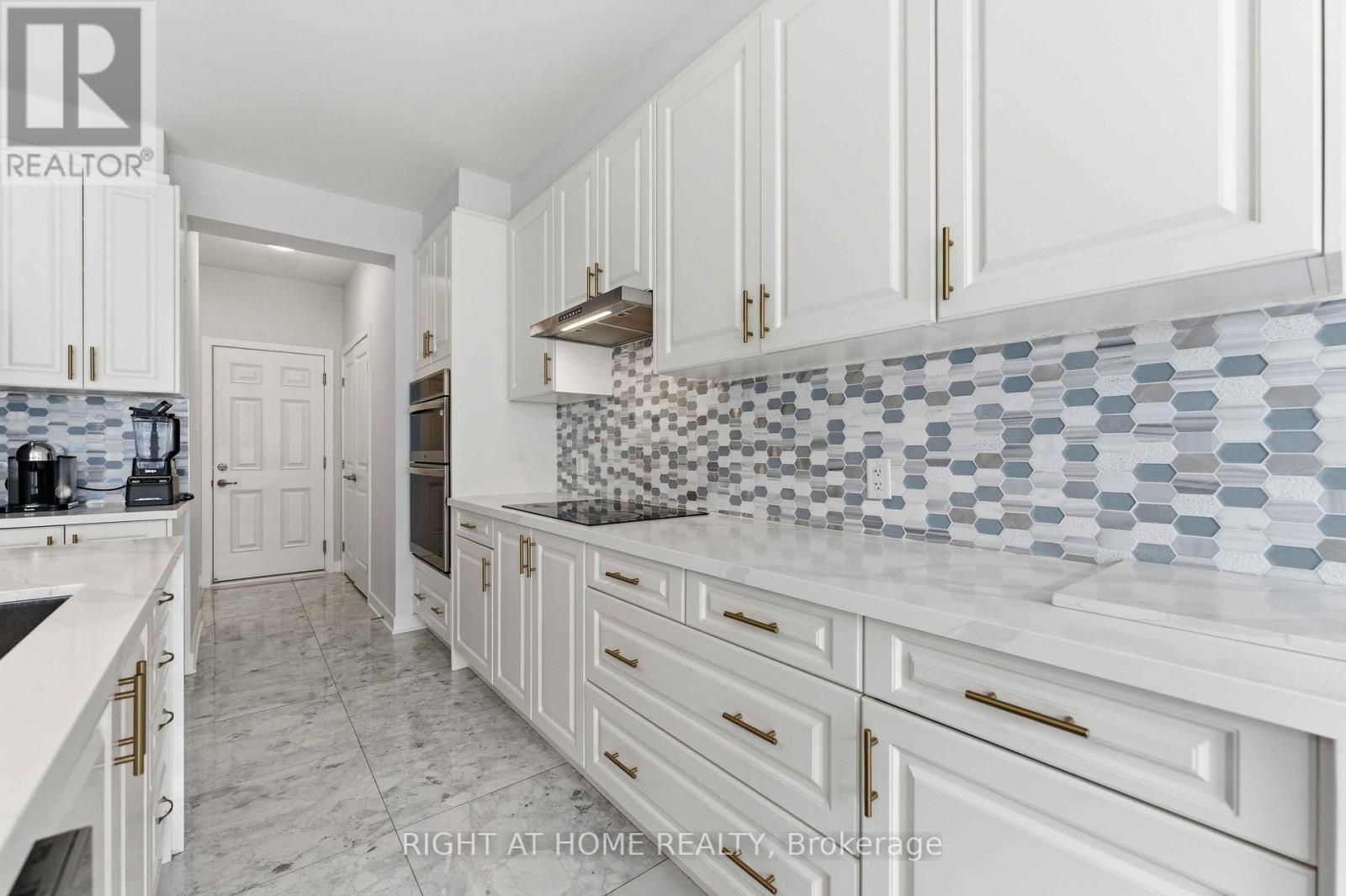 105 ALAMO STREET - 14