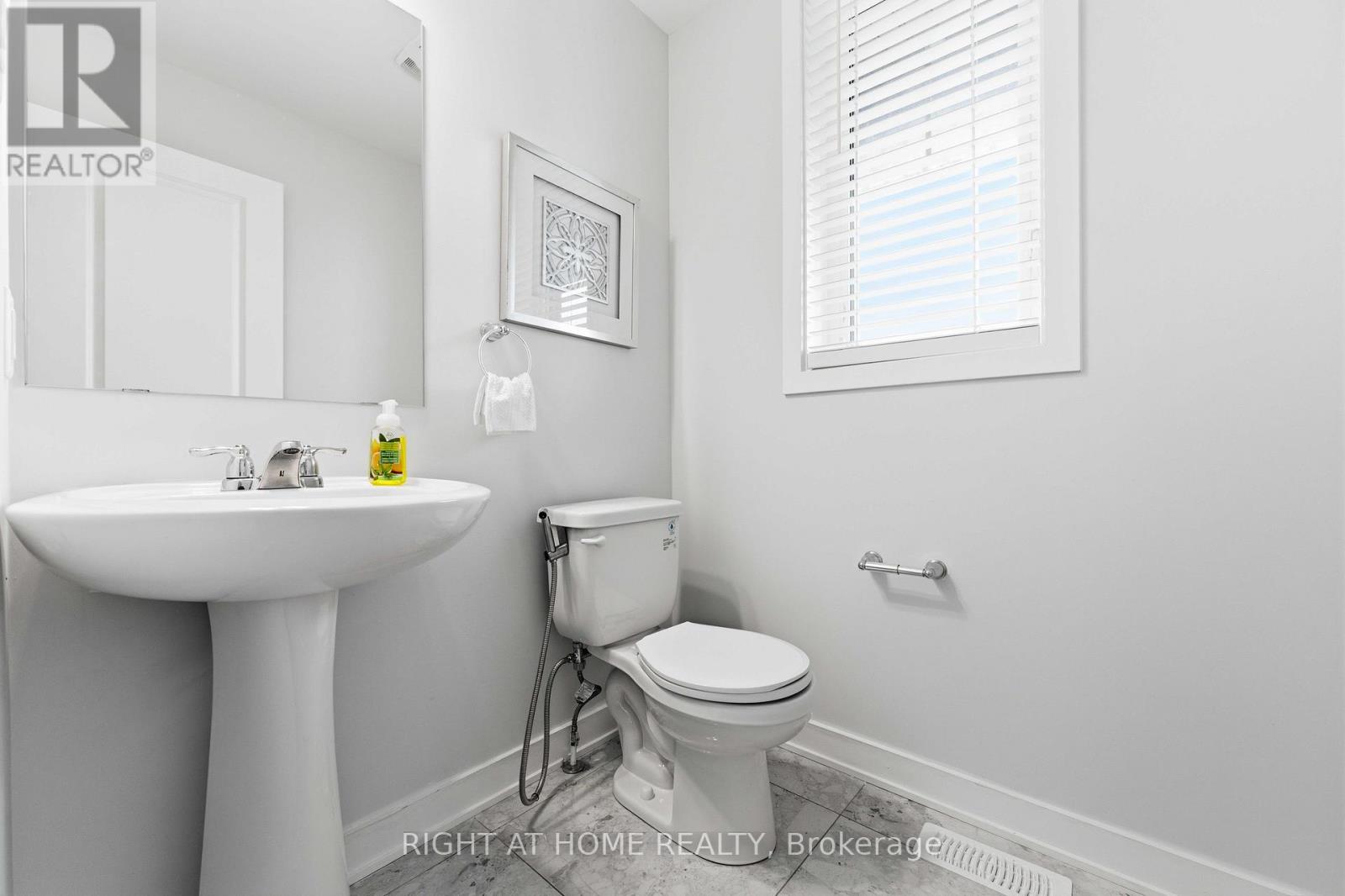 105 ALAMO STREET - 17