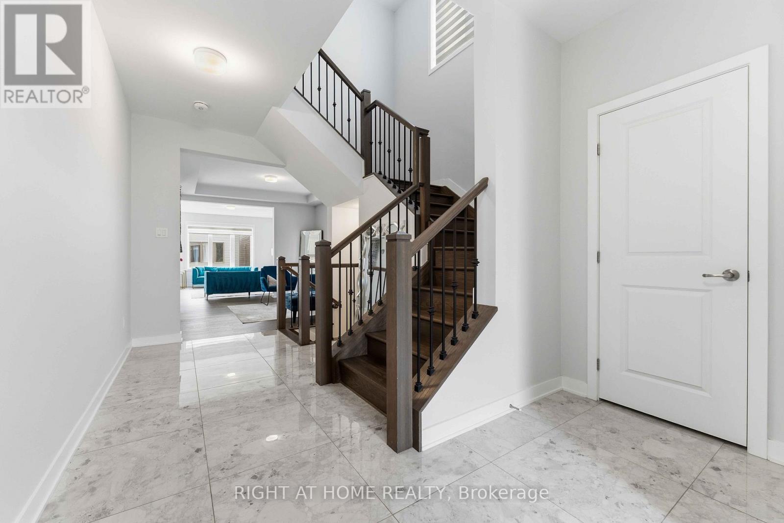 105 ALAMO STREET - 18