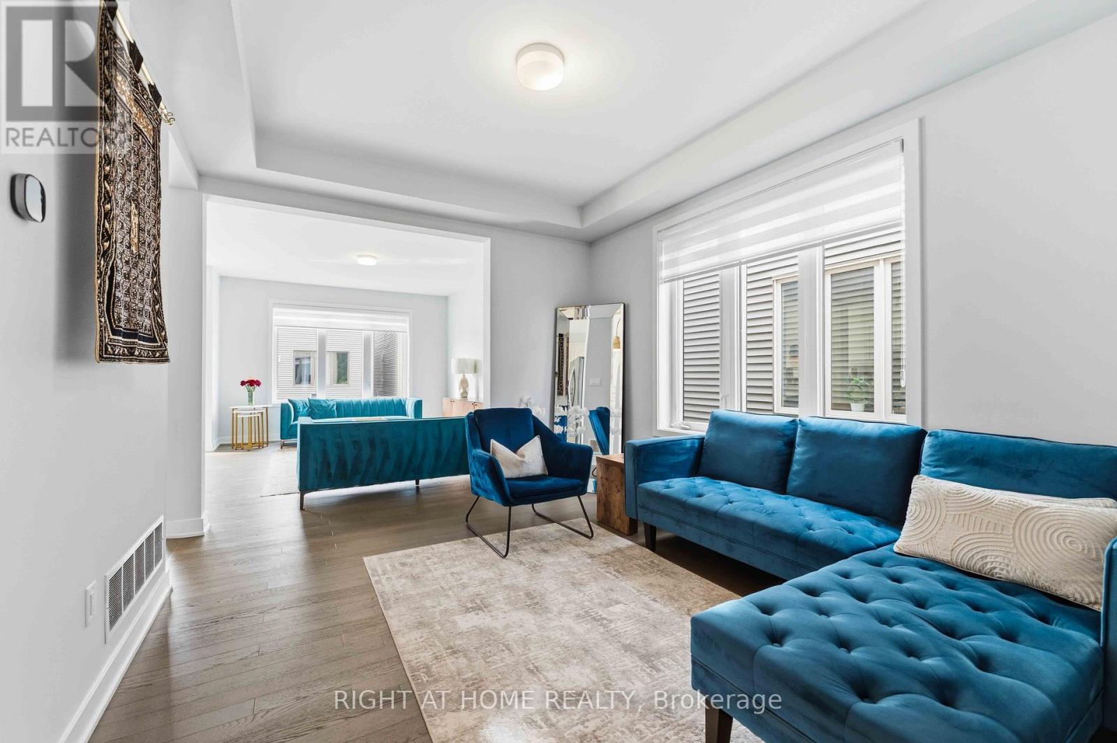 105 ALAMO STREET - 3