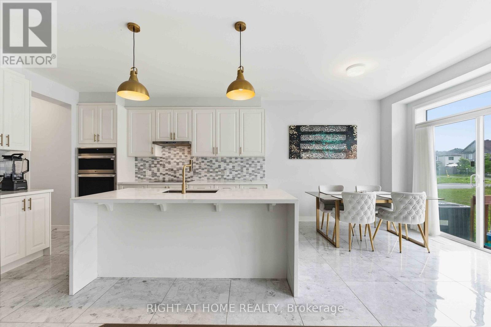 105 ALAMO STREET - 9