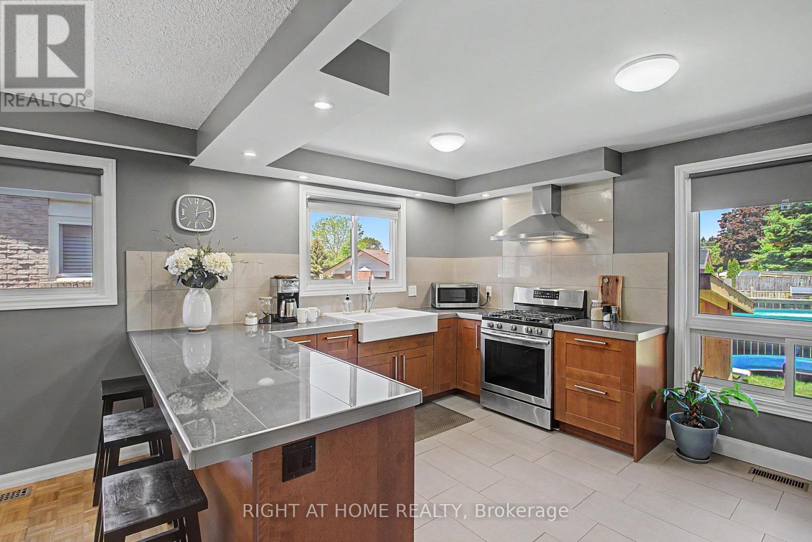 784 RODNEY COURT - 14