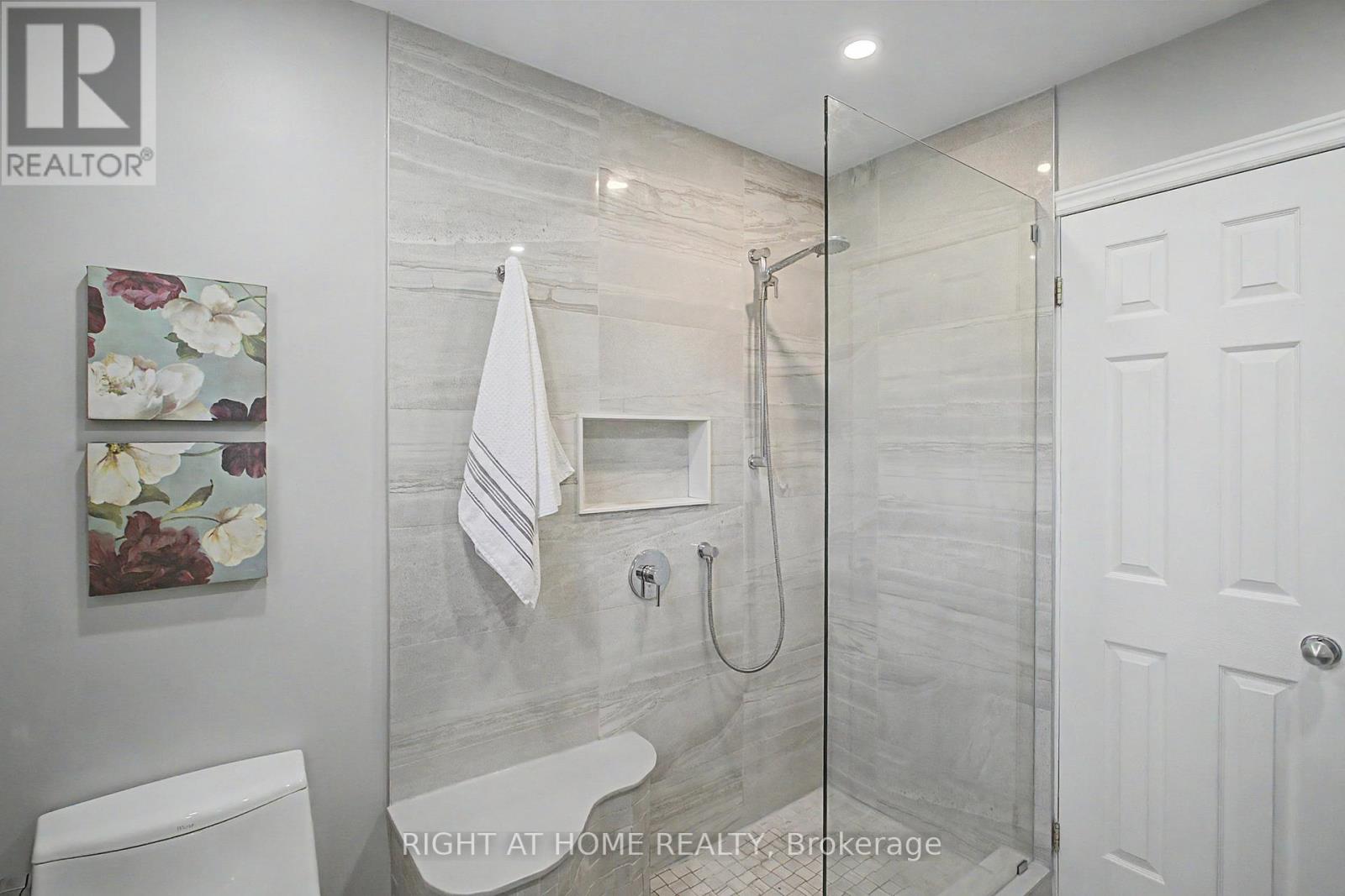 784 RODNEY COURT - 26