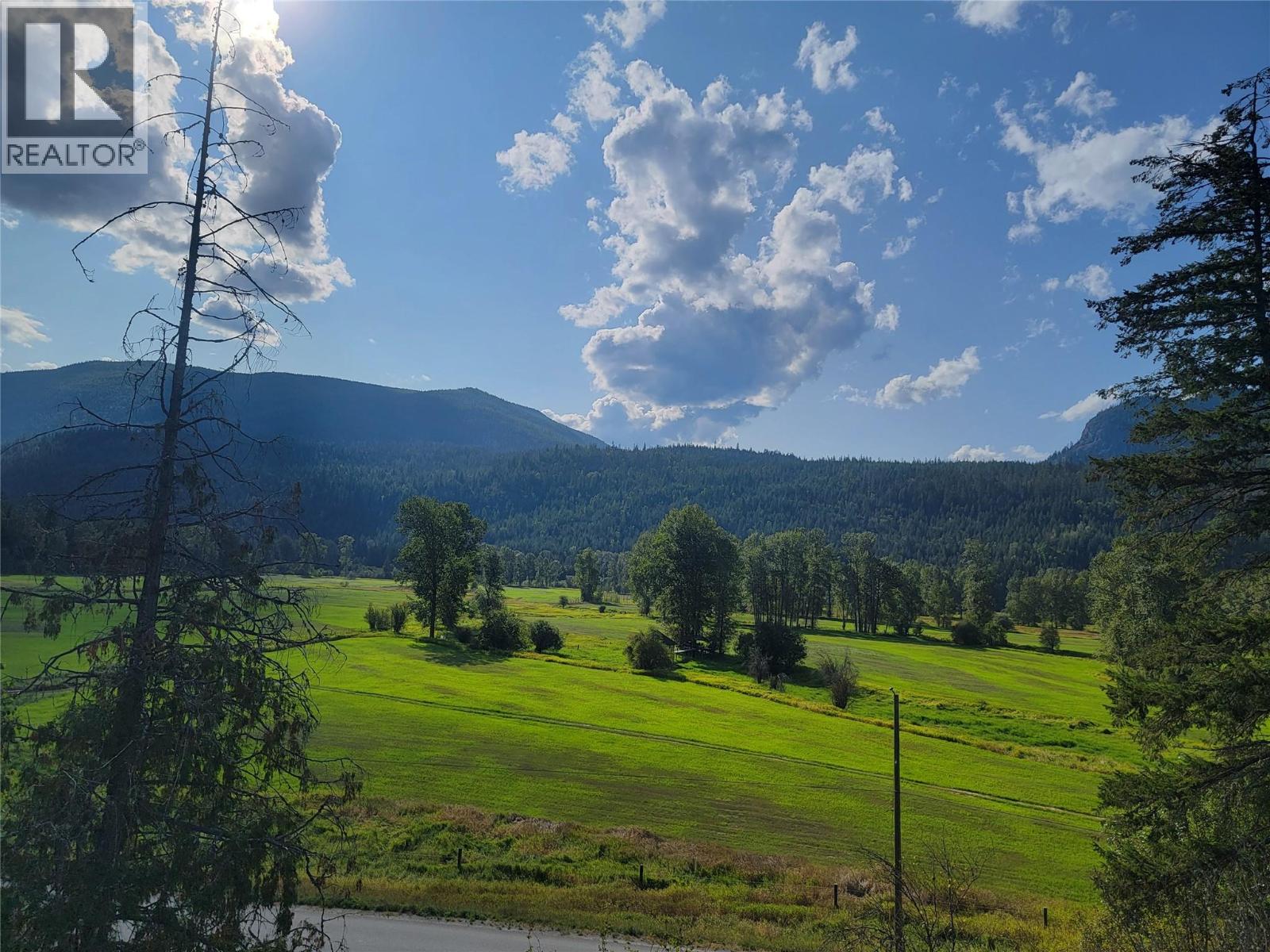  Lumby Mabel Lake Road, Lumby