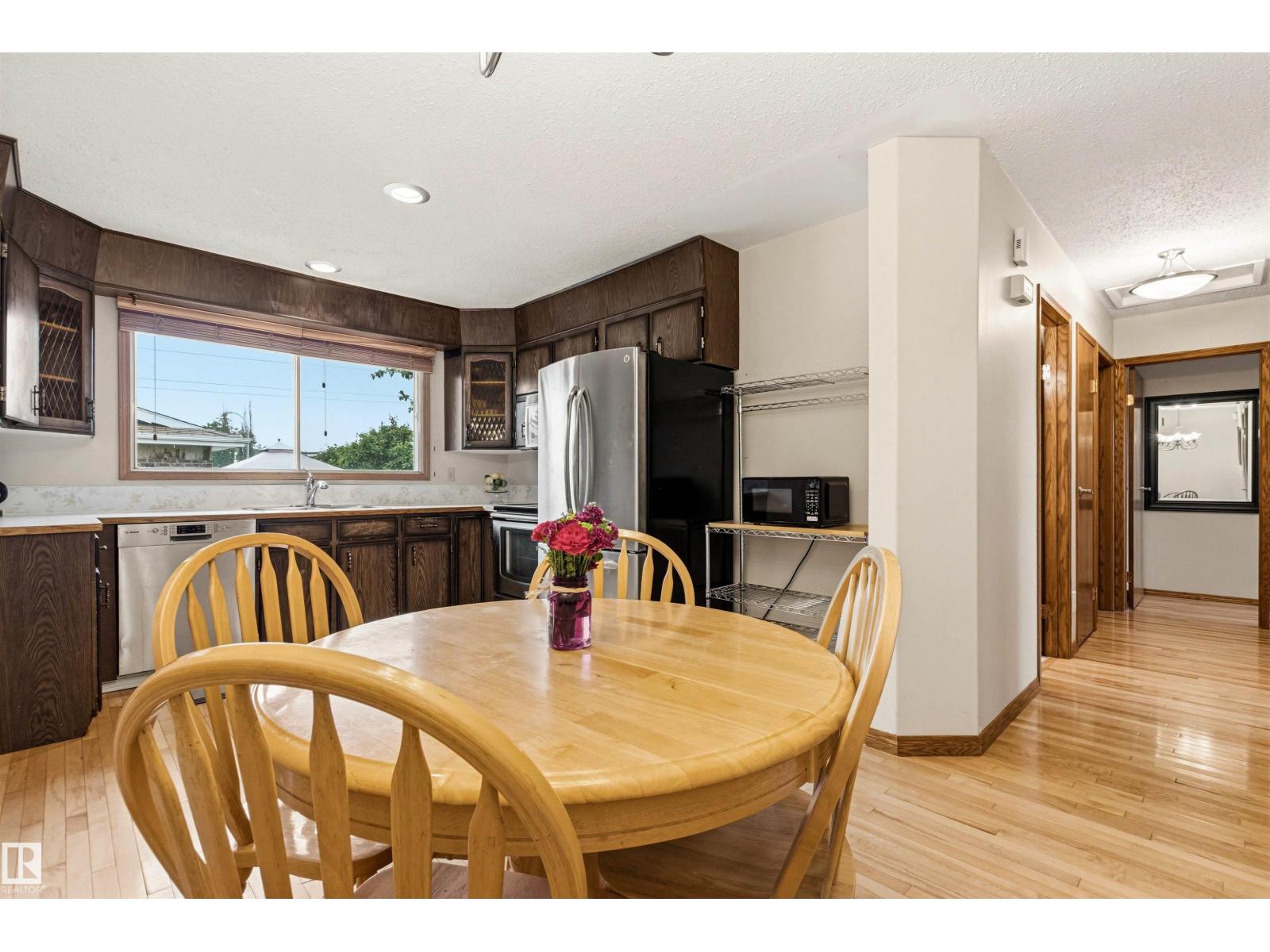 11014 163A AV NW - 18