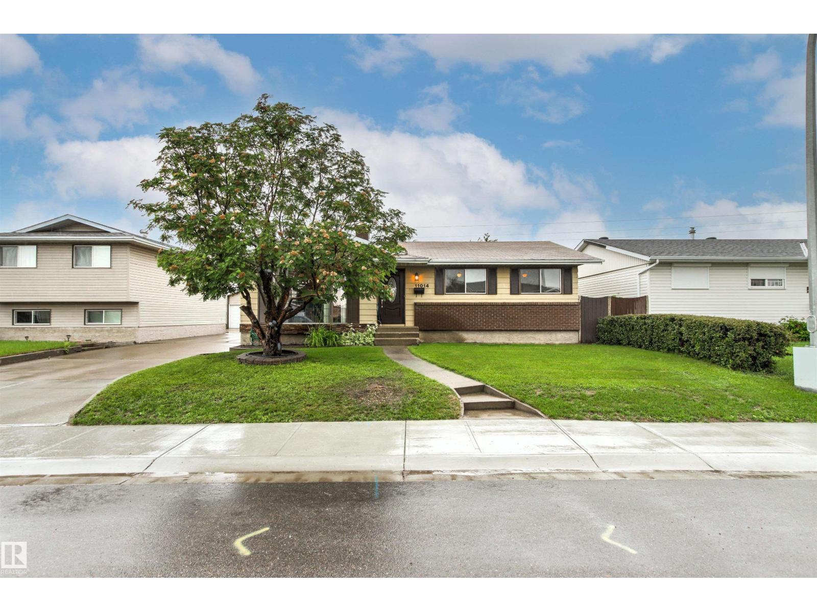 11014 163A AV NW - 3