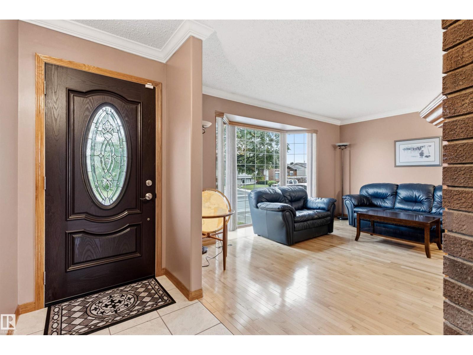 11014 163A AV NW - 5