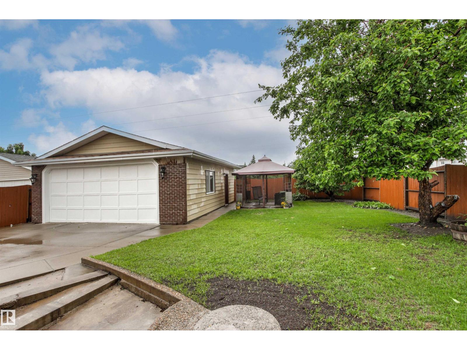 11014 163A AV NW - 50