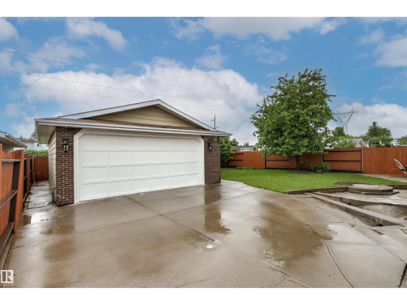 11014 163A AV NW - 51