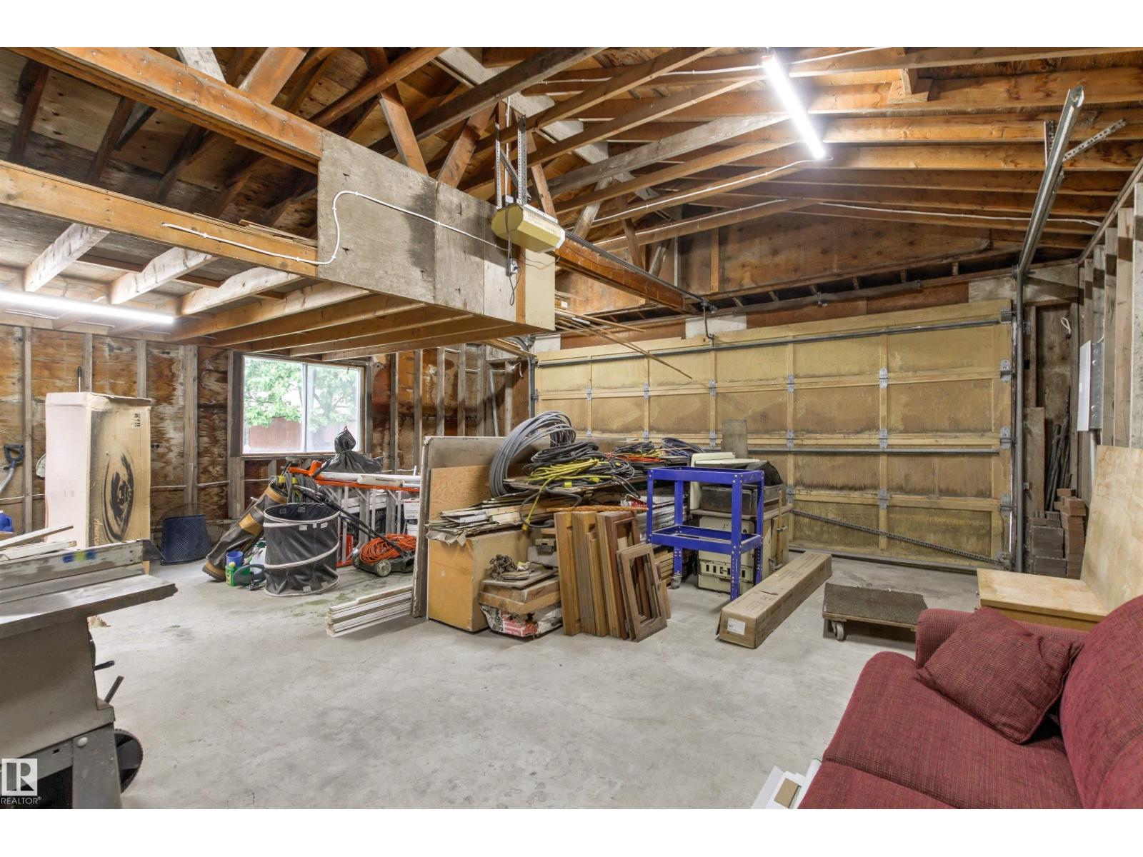 11014 163A AV NW - 52