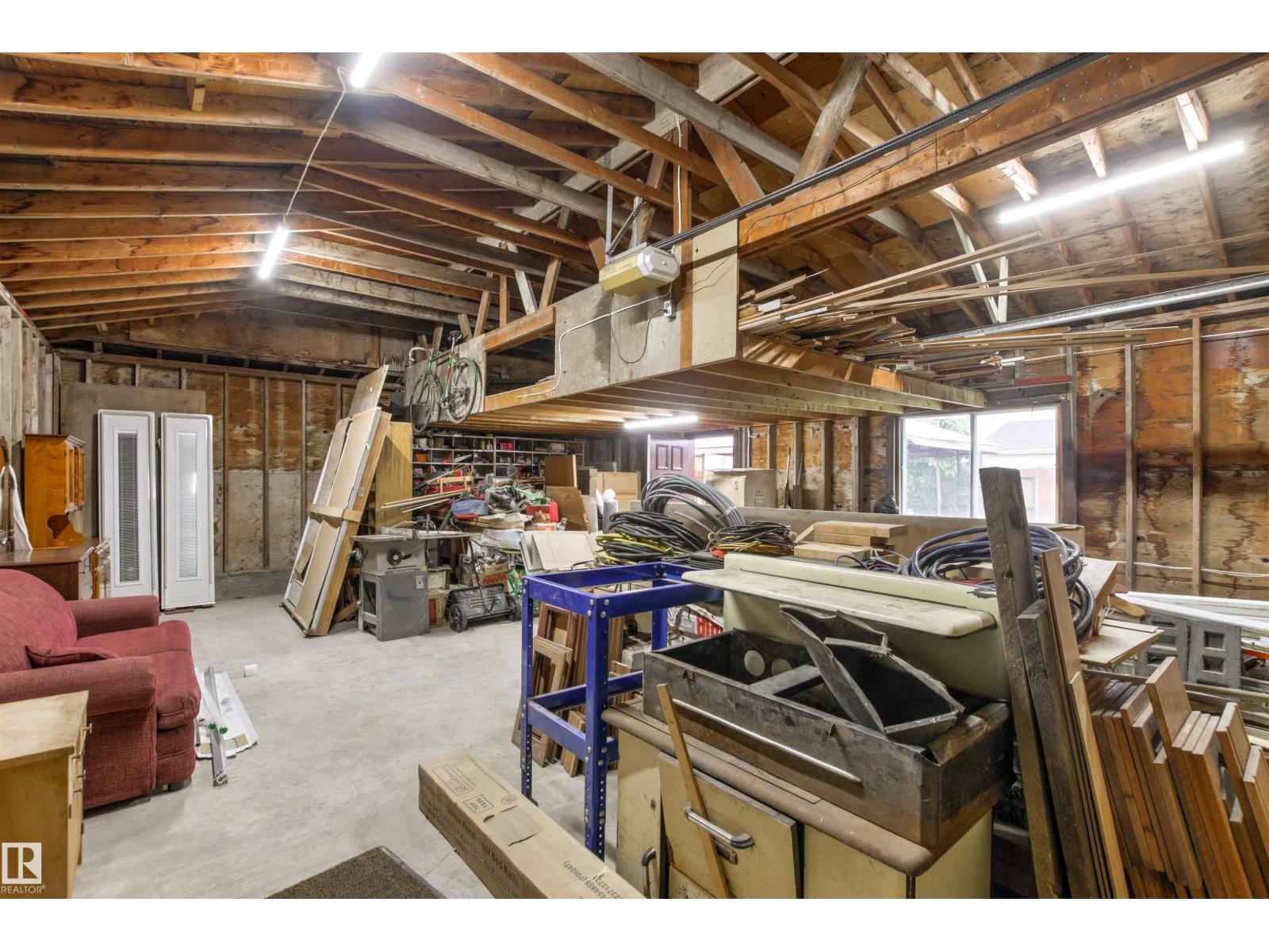 11014 163A AV NW - 53