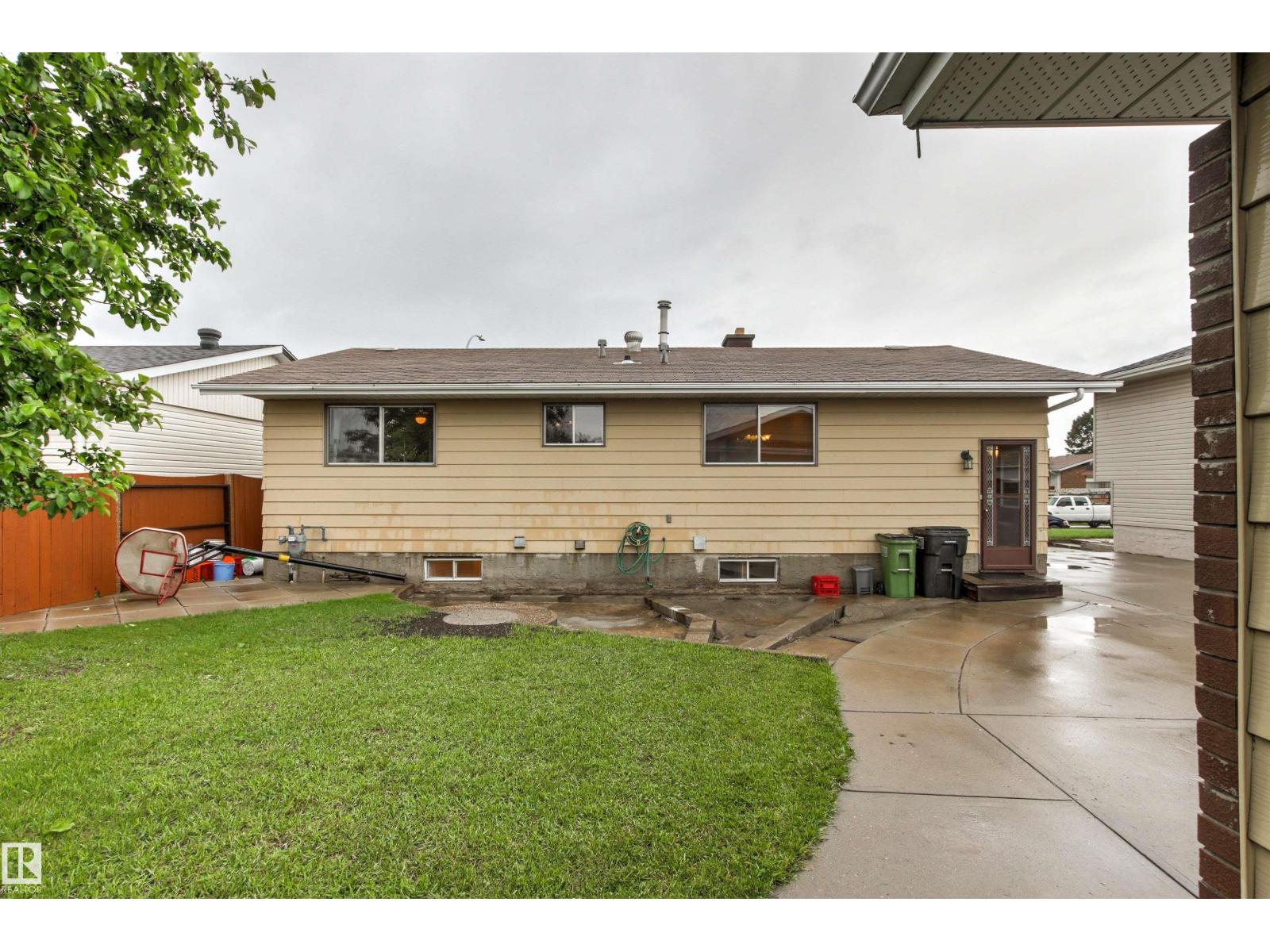 11014 163A AV NW - 57