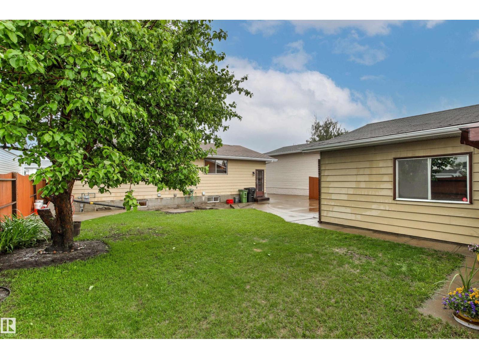 11014 163A AV NW - 58