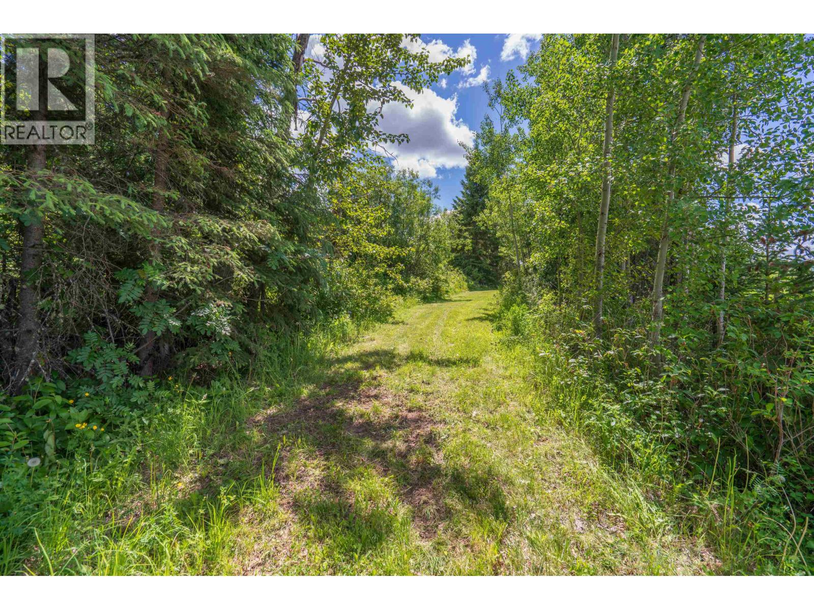 Photo 9 of 41 — 6248 E PURDUE ROAD · Prince George, BC