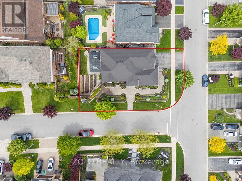 42 VINIFERA DRIVE - 2