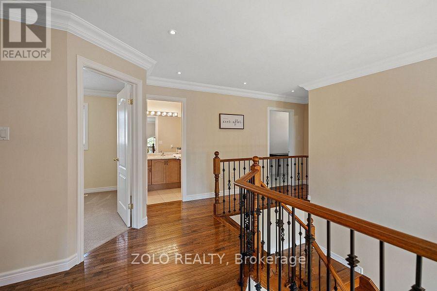 42 VINIFERA DRIVE - 23