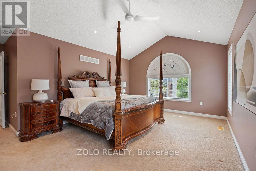 42 VINIFERA DRIVE - 27