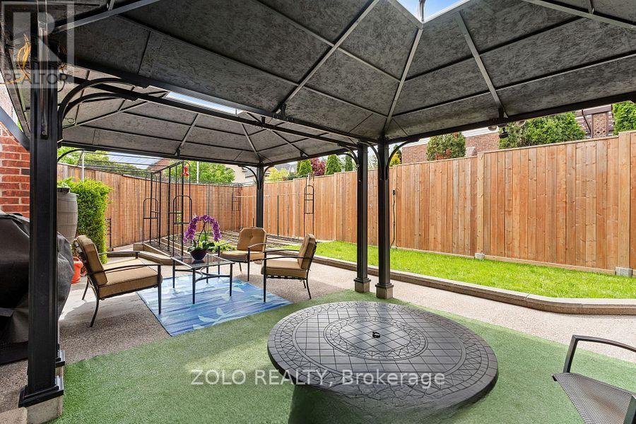 42 VINIFERA DRIVE - 38