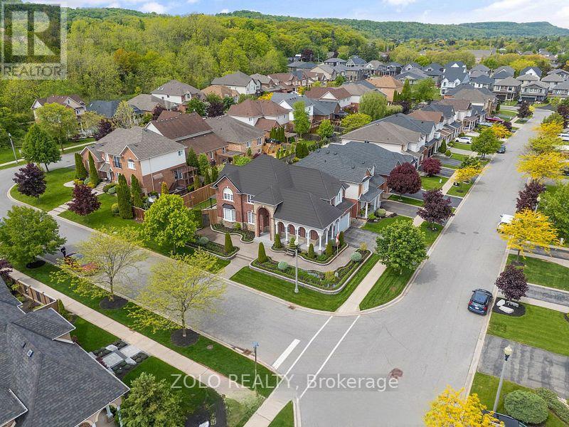42 VINIFERA DRIVE - 43