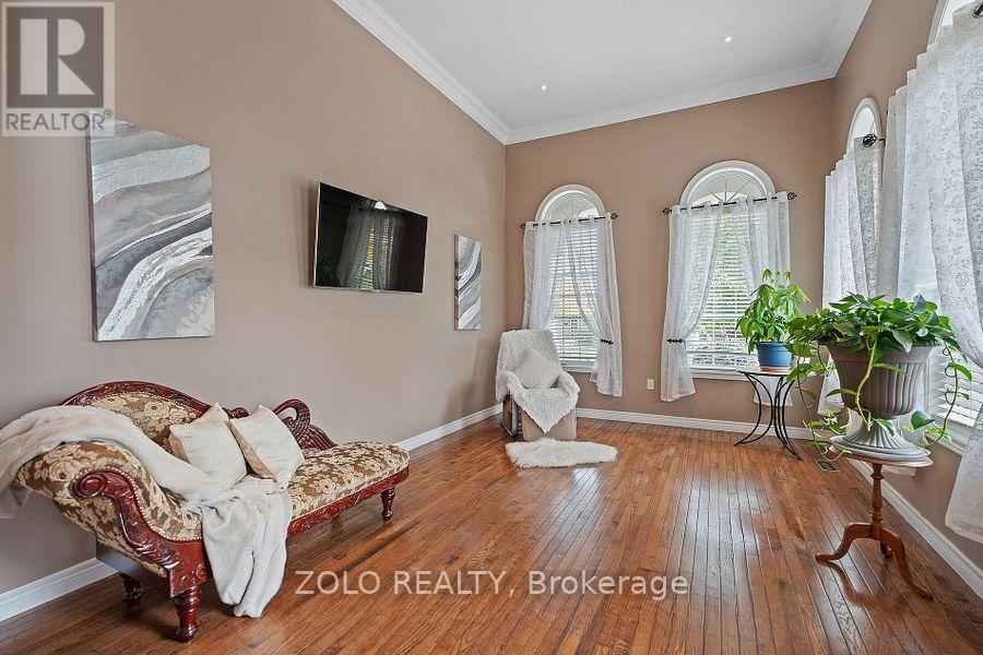 42 VINIFERA DRIVE - 9