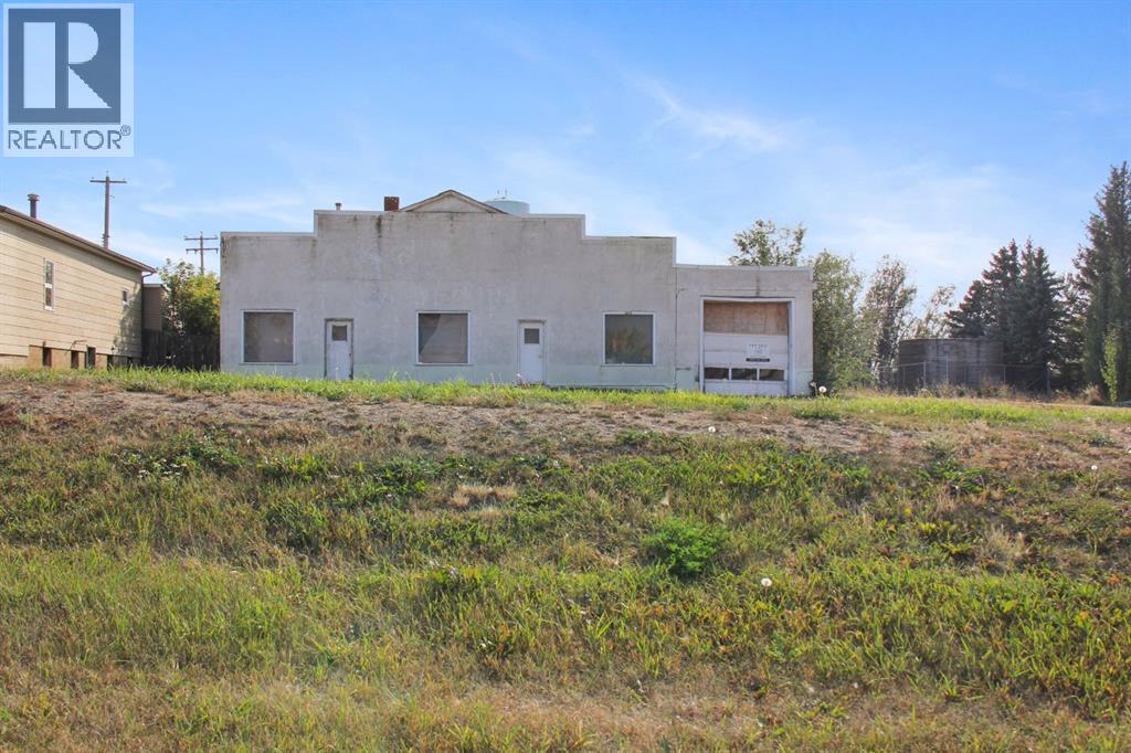 5019 52 Avenue - photo 3