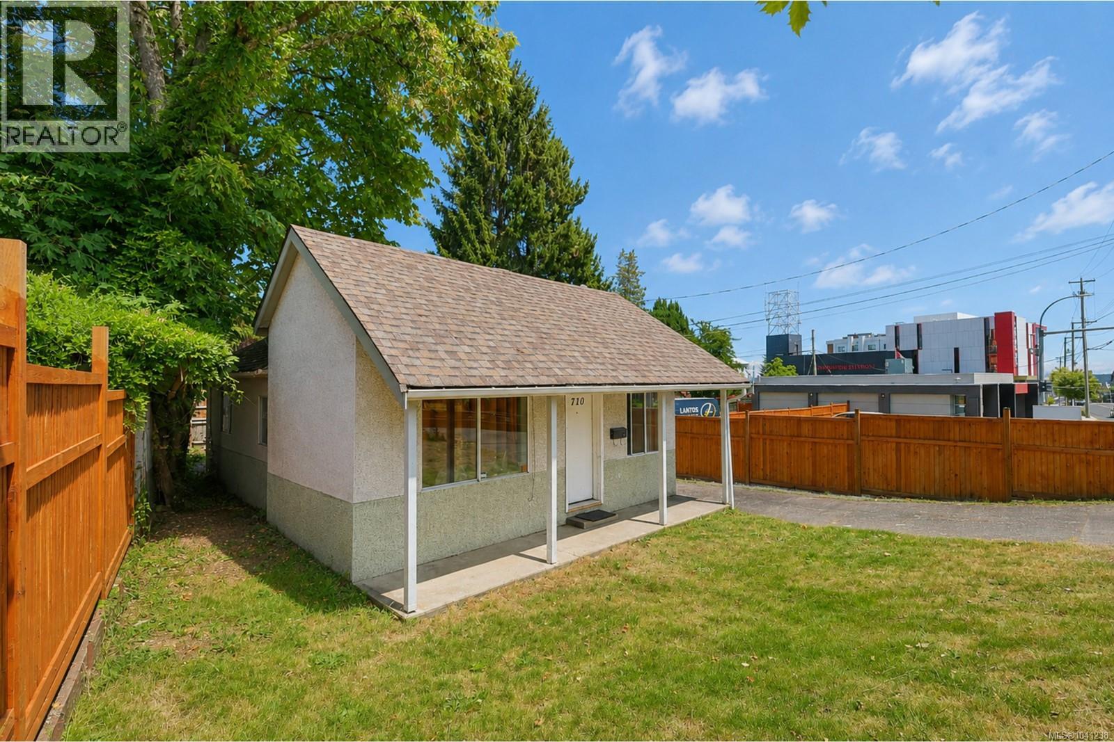 710 Fitzwilliam St - 23